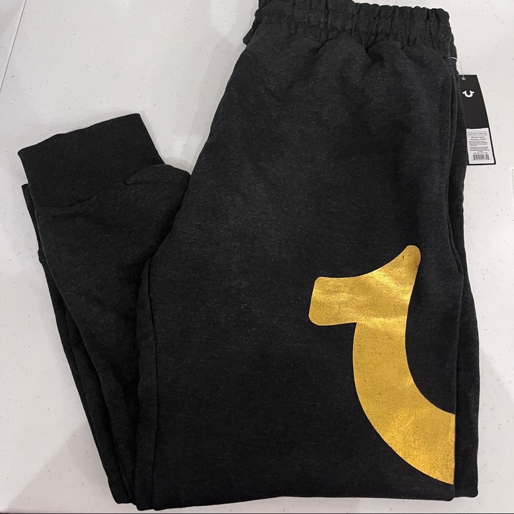 ✨NWT True Religion Joggers